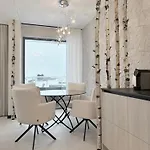 Sky Gate By Cozy Corners Apartahotel 4*