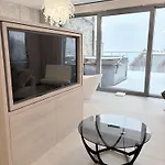 Sky Gate By Cozy Corners Apartahotel 4*