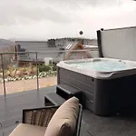 Sky Gate By Cozy Corners Apartahotel