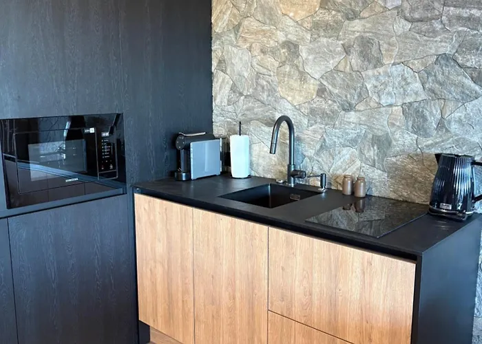 Sky Gate By Cozy Corners Aparthotel 4*